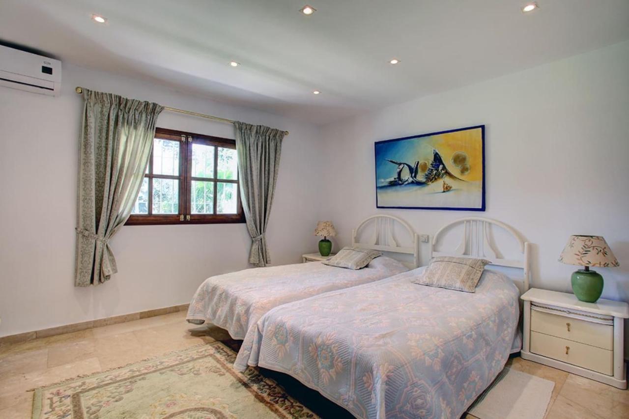 Exclusive Villa Las Palmeras Puerto Banus With Heated Private Swimming Pool, Marbella, Spain ภายนอก รูปภาพ