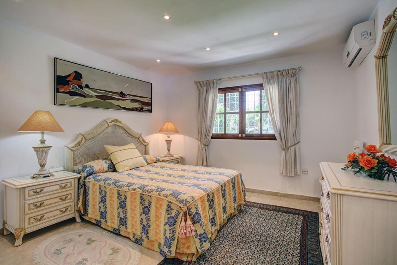 Exclusive Villa Las Palmeras Puerto Banus With Heated Private Swimming Pool, Marbella, Spain ภายนอก รูปภาพ