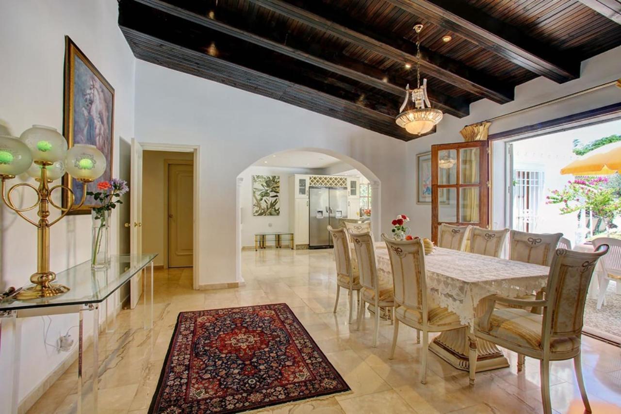 Exclusive Villa Las Palmeras Puerto Banus With Heated Private Swimming Pool, Marbella, Spain ภายนอก รูปภาพ