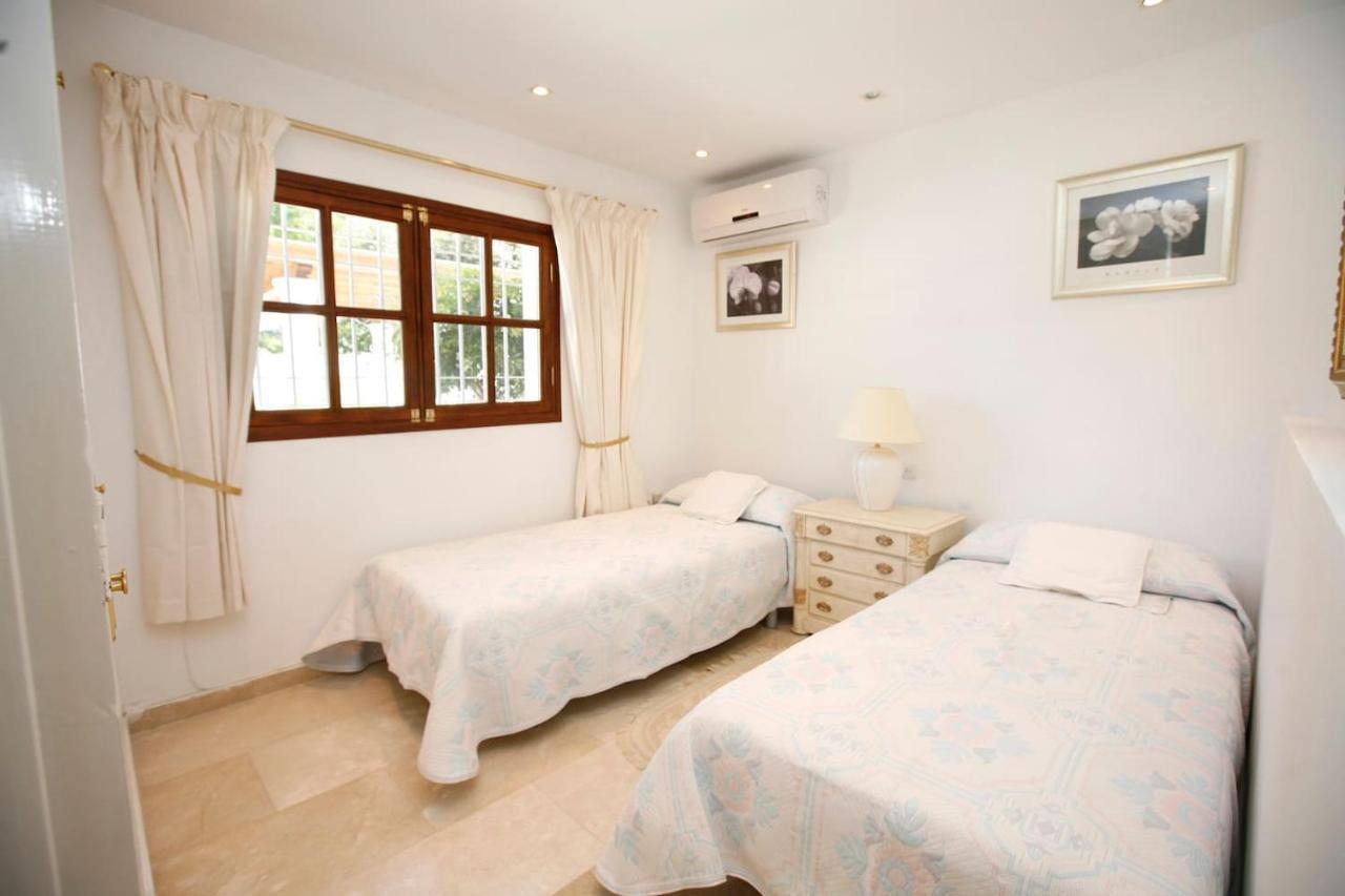 Exclusive Villa Las Palmeras Puerto Banus With Heated Private Swimming Pool, Marbella, Spain ภายนอก รูปภาพ