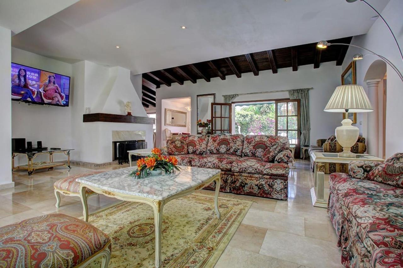 Exclusive Villa Las Palmeras Puerto Banus With Heated Private Swimming Pool, Marbella, Spain ภายนอก รูปภาพ